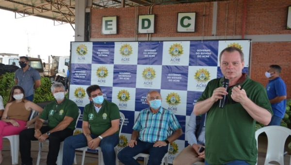 Pedro Longo participa de solenidade que marca início da revitalização da Emater no Acre